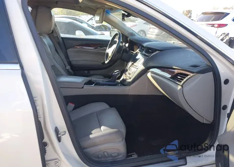 2014 Cadillac Cts Luxury z USA, uszkodzony, nr VIN 1G6AR5S34E0180379